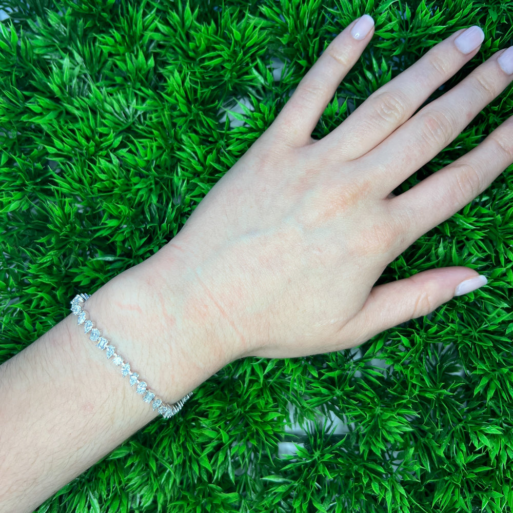 DFJ 14 Karat White Gold Multi Shape Diamond Tennis Bracelet 6.25TWT