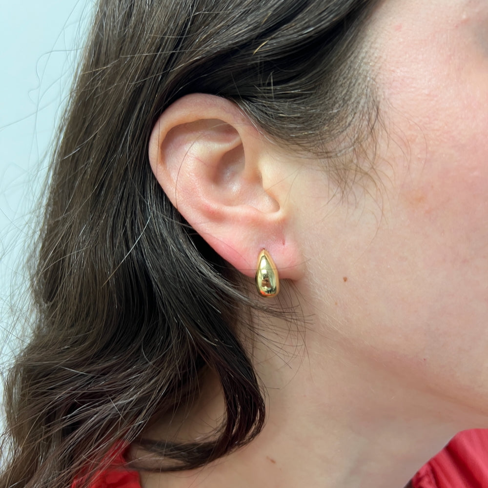 DFJ 14 Karat Yellow Gold Small Teardrop Drop Earrings