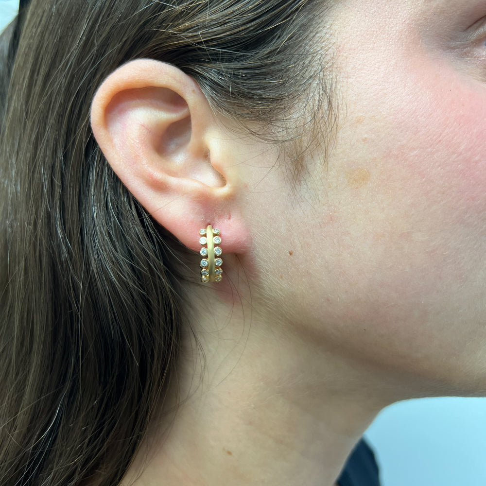 Sethi Couture 18 Karat Yellow Gold Mist Diamond Earrings