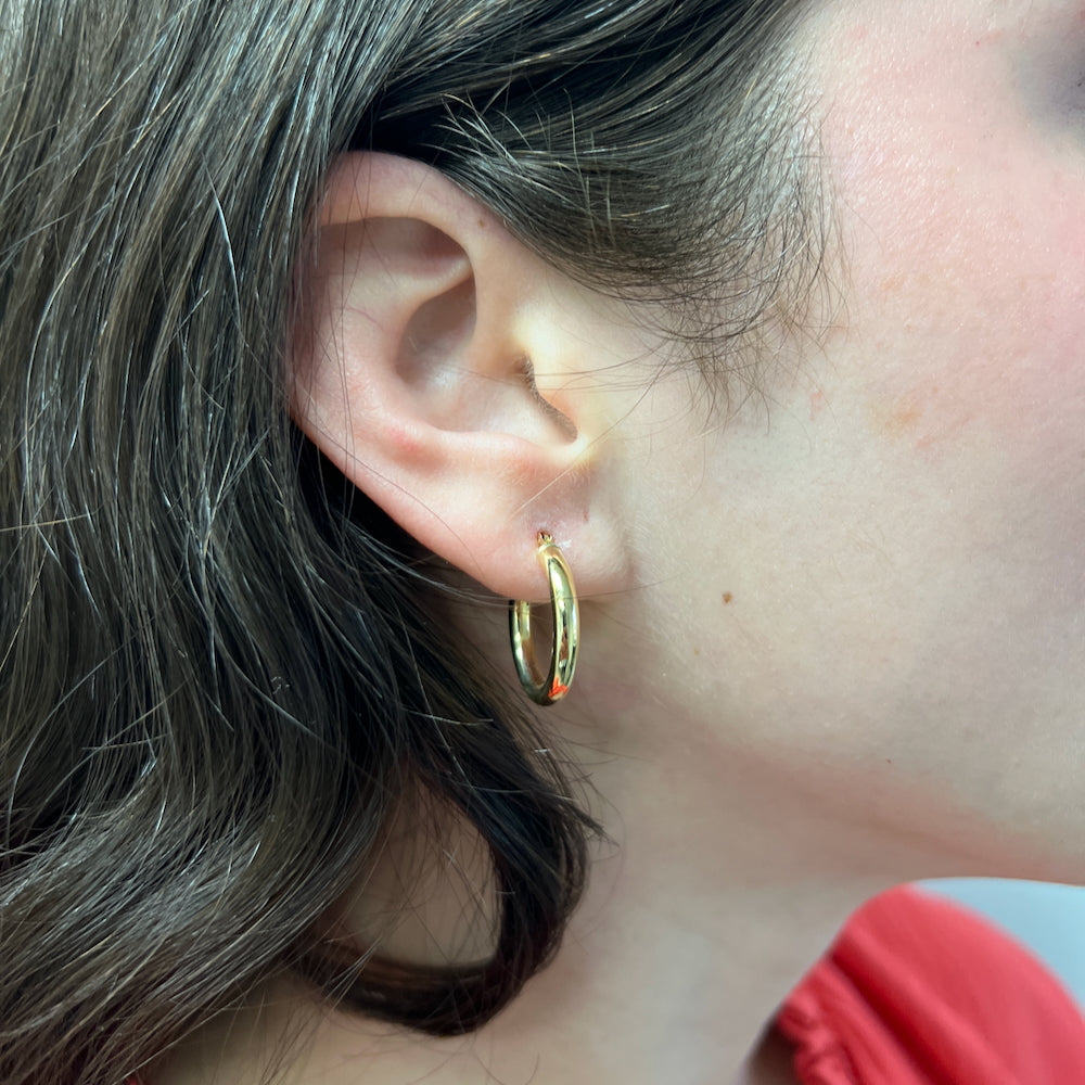 DFJ 14 Karat Yellow Gold Small Hoop Earrings