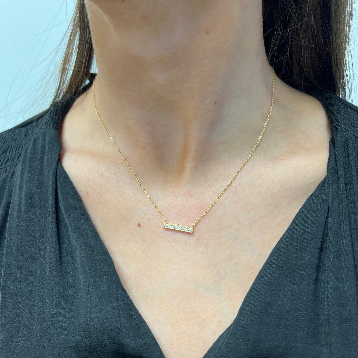 DFJ 18 Karat Yellow Gold Diamond Bar Necklace