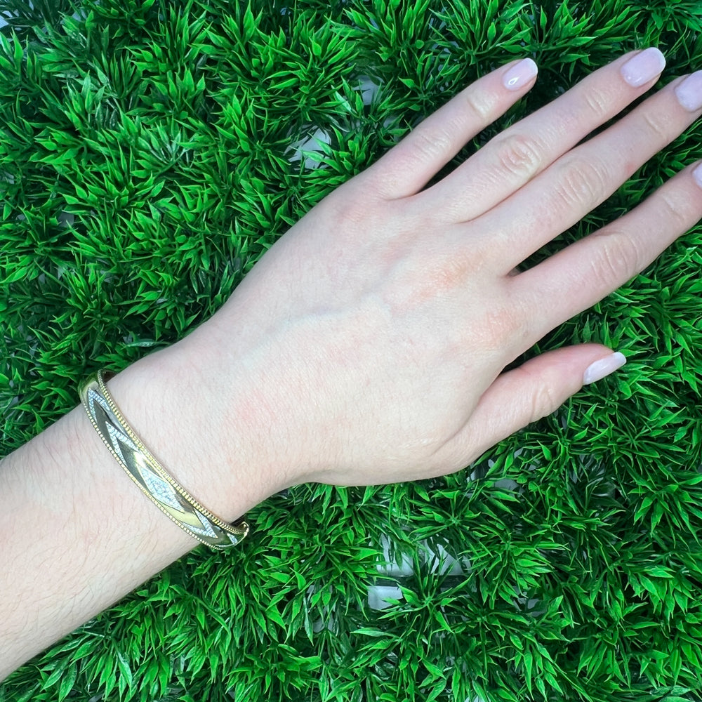 Gabriel &amp; Co. 14 Karat Yellow Gold Bujukan Diamond Chevron Pattern Bangle Bracelet 0.37TWT