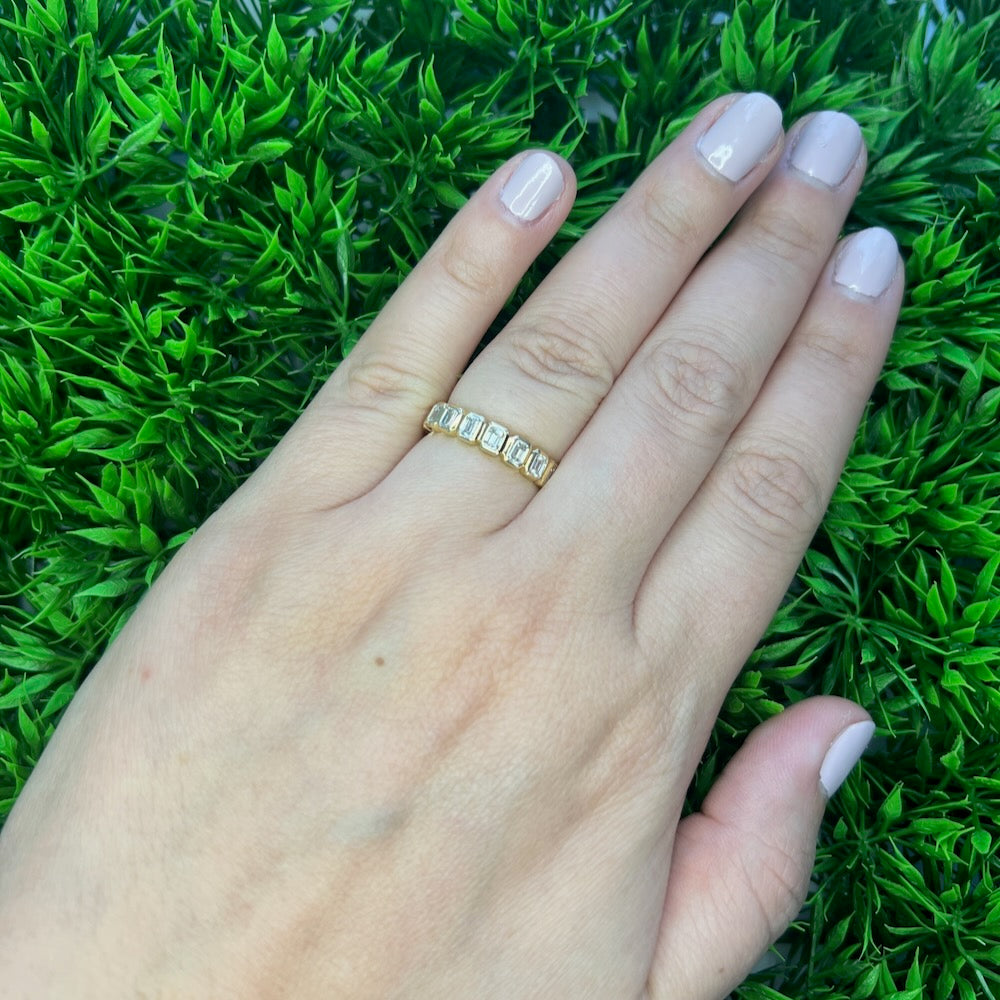 DFJ 18 Karat Yellow Gold Bezel Set Emerald Cut Diamond Band, 0.92tw