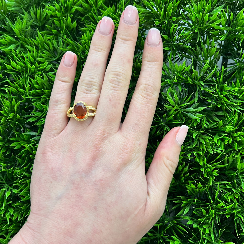 DFJ 18 Karat Yellow Gold Oval Cut Citrine &amp; Diamond Ring