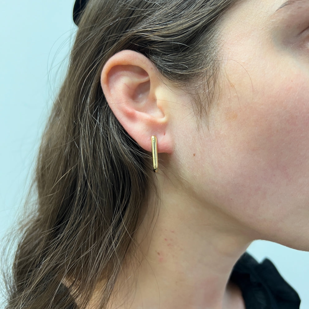 DFJ 14 Karat Yellow Gold Oblong Small Hoop Earrings