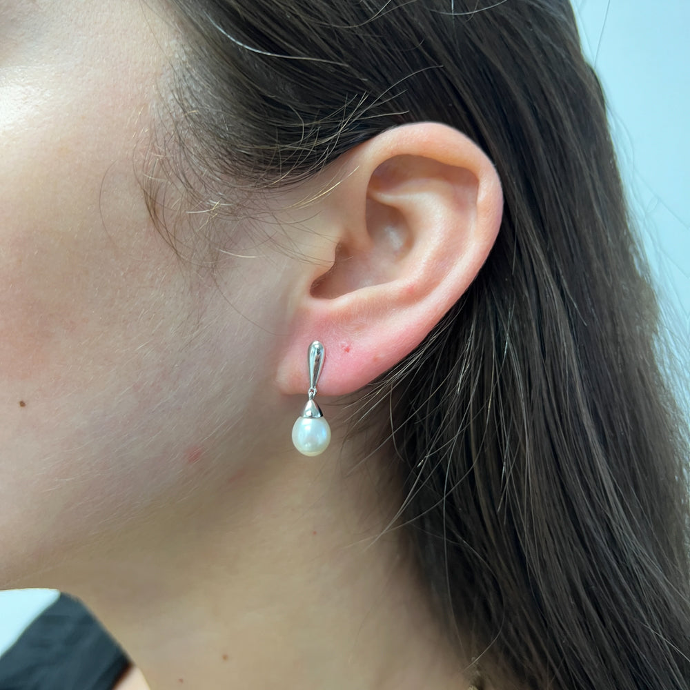 Pearl Earring