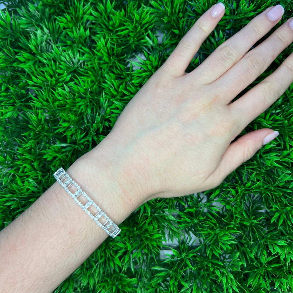 Zydo Italy 18 Karat White Gold H Stretch Diamond Bracelet 4.33TWT