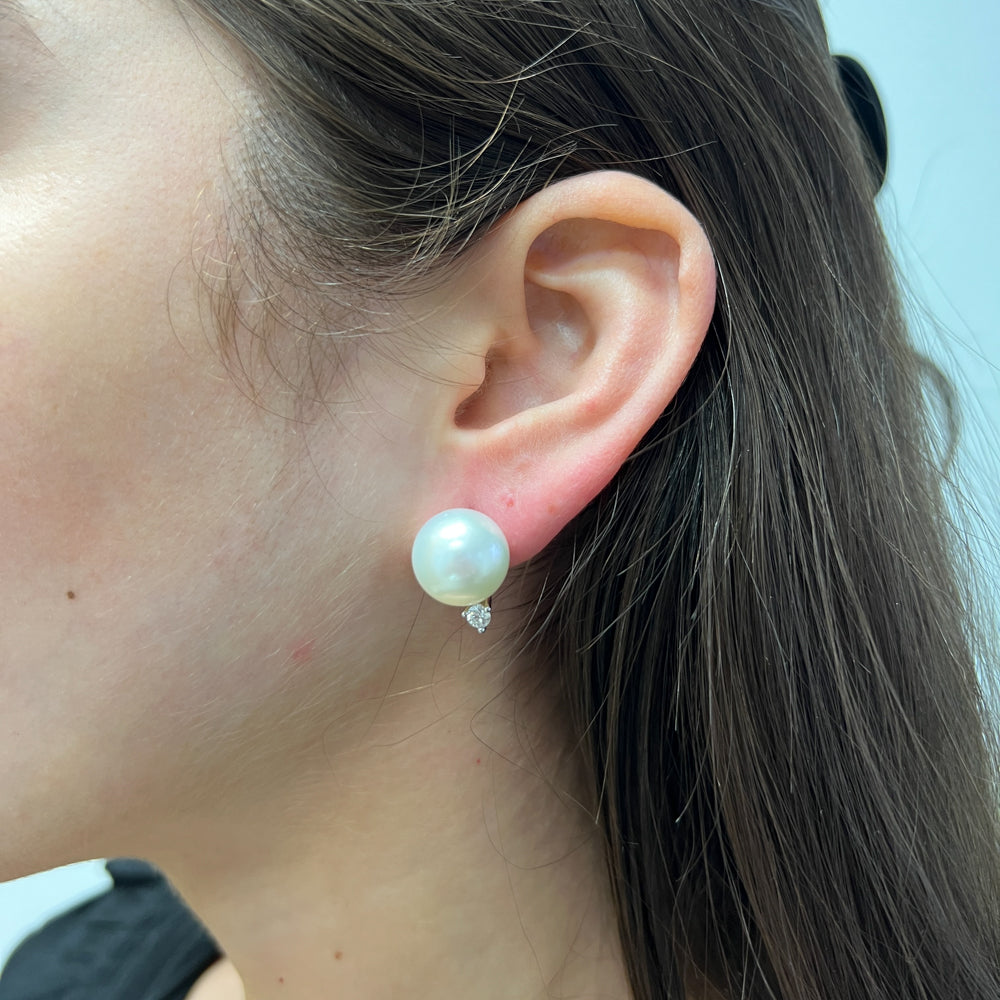 Pearl Earring