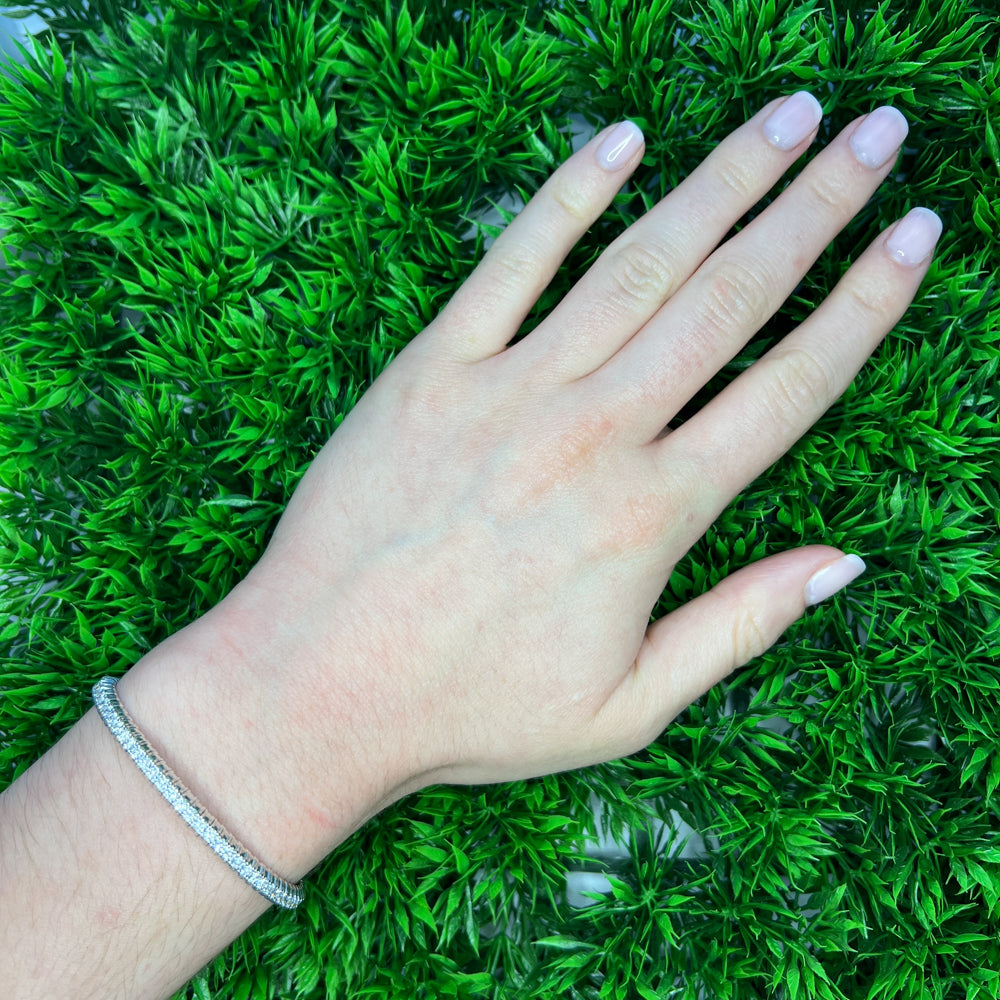 Zydo Italy 18 Karat White Gold Diamond Stretch Tennis Bracelet 3.3TWT